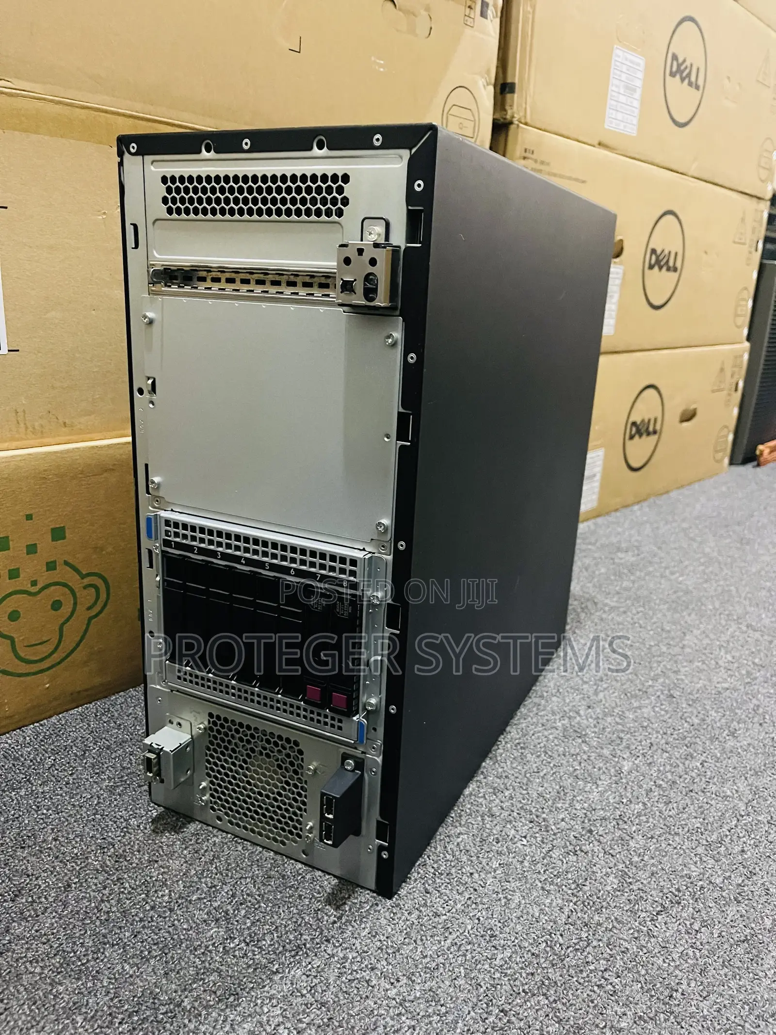 Server HP ProLiant ML 32GB Intel Xeon HDD+SSD 2T