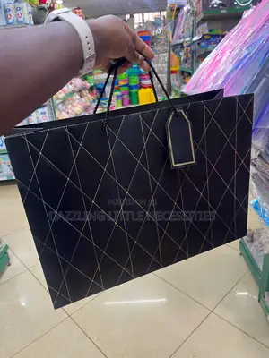 Onyx Gift Bag With Message Tag - Black