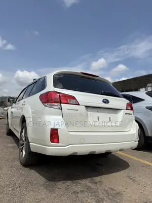 Subaru Outback 2.5i Premium PZEV 2012 White