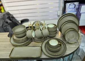 32 Piece Dinner Set