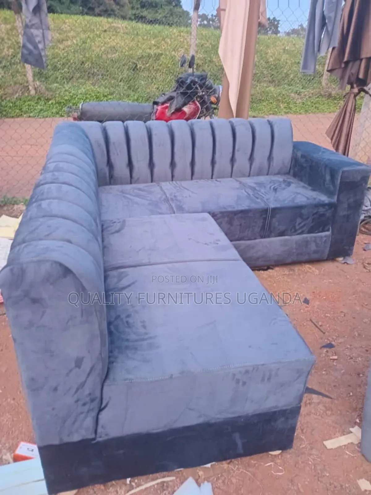 5 Sitter Min L/ Gray Sofa Set