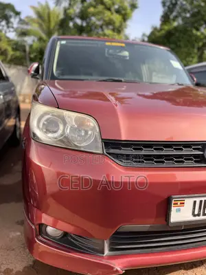Toyota Corolla Rumion 2011 Red