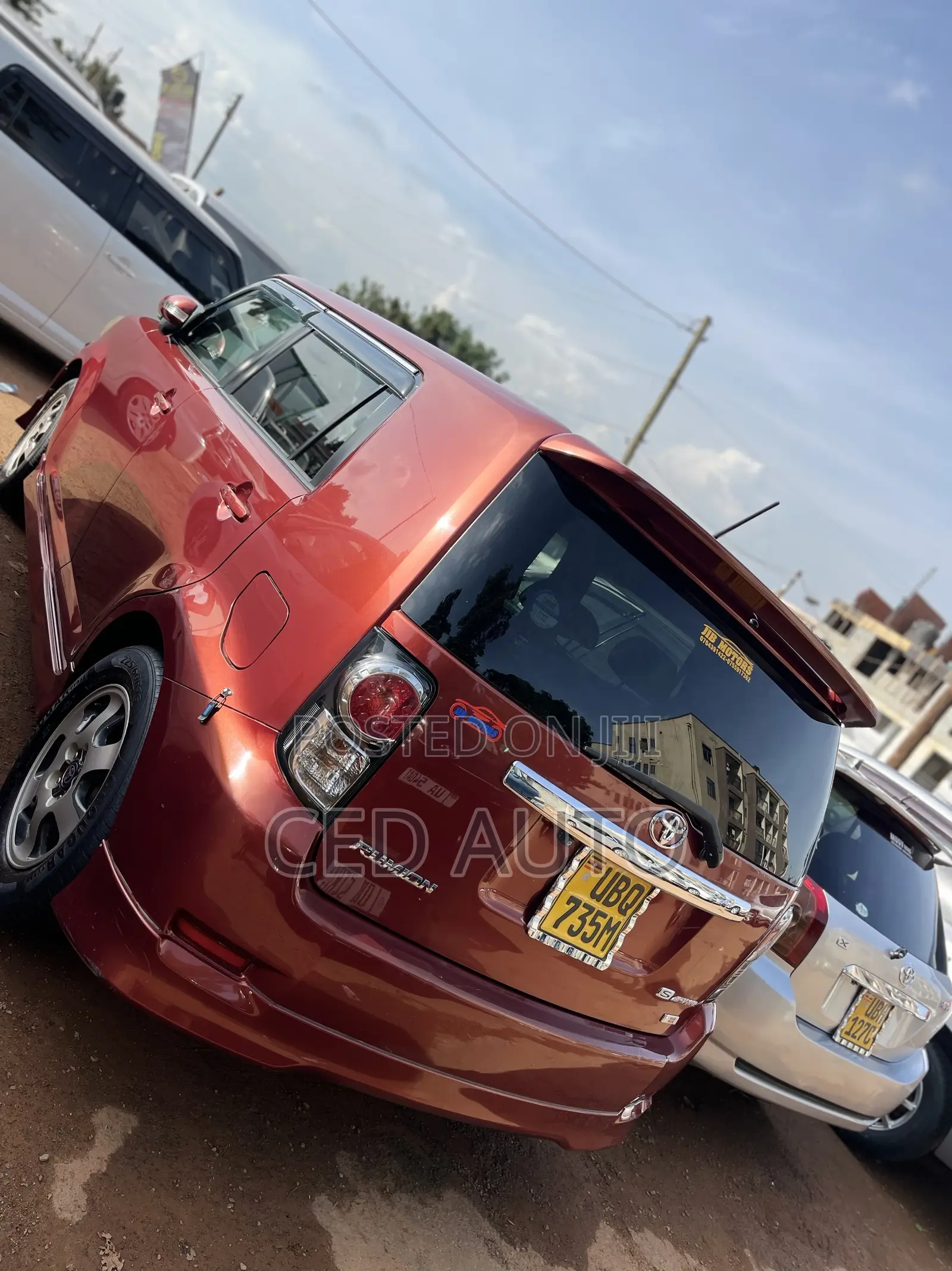 Toyota Corolla Rumion 2011 Red