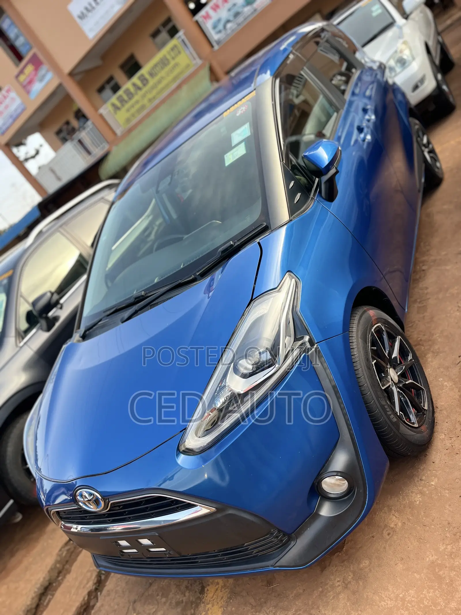 Toyota Sienta 2017 Blue