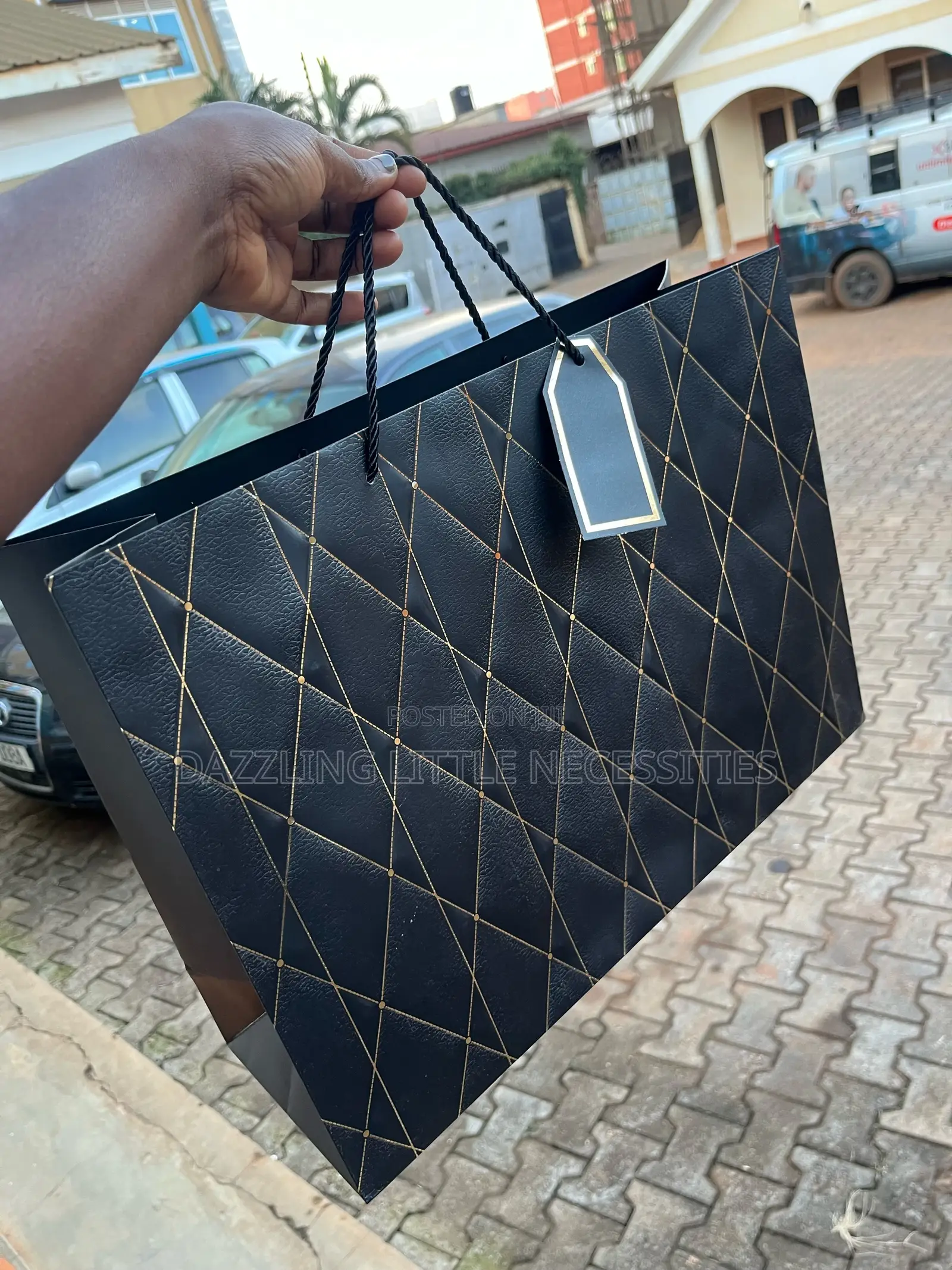 Onyx Gift Bag With Message Tag - Black