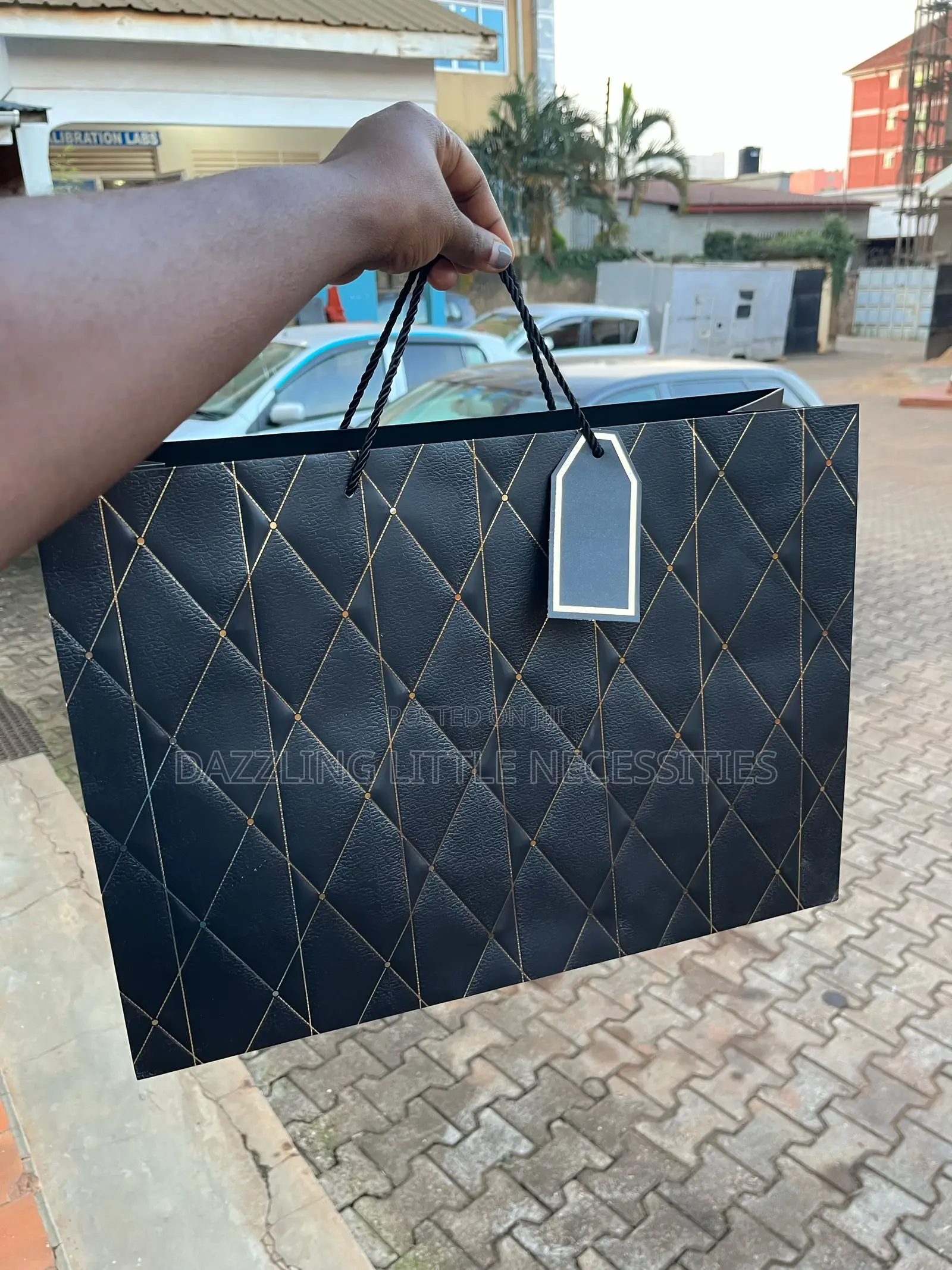 Onyx Gift Bag With Message Tag - Black