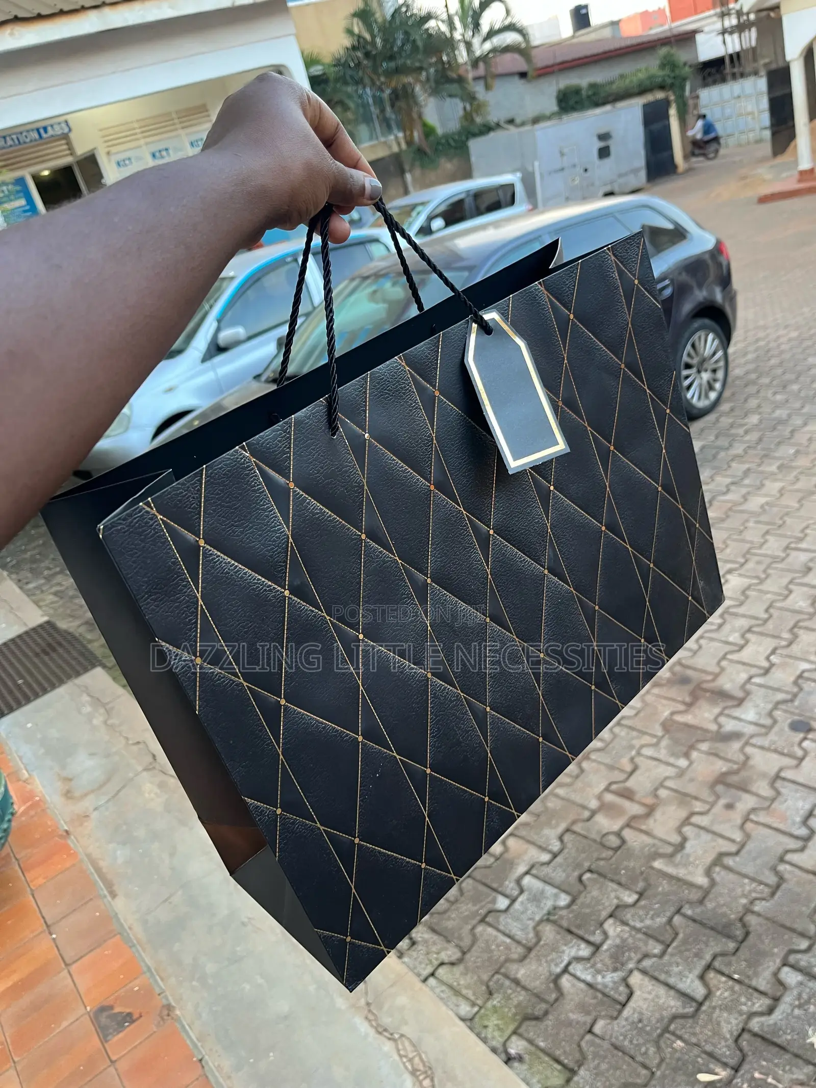 Onyx Gift Bag With Message Tag - Black