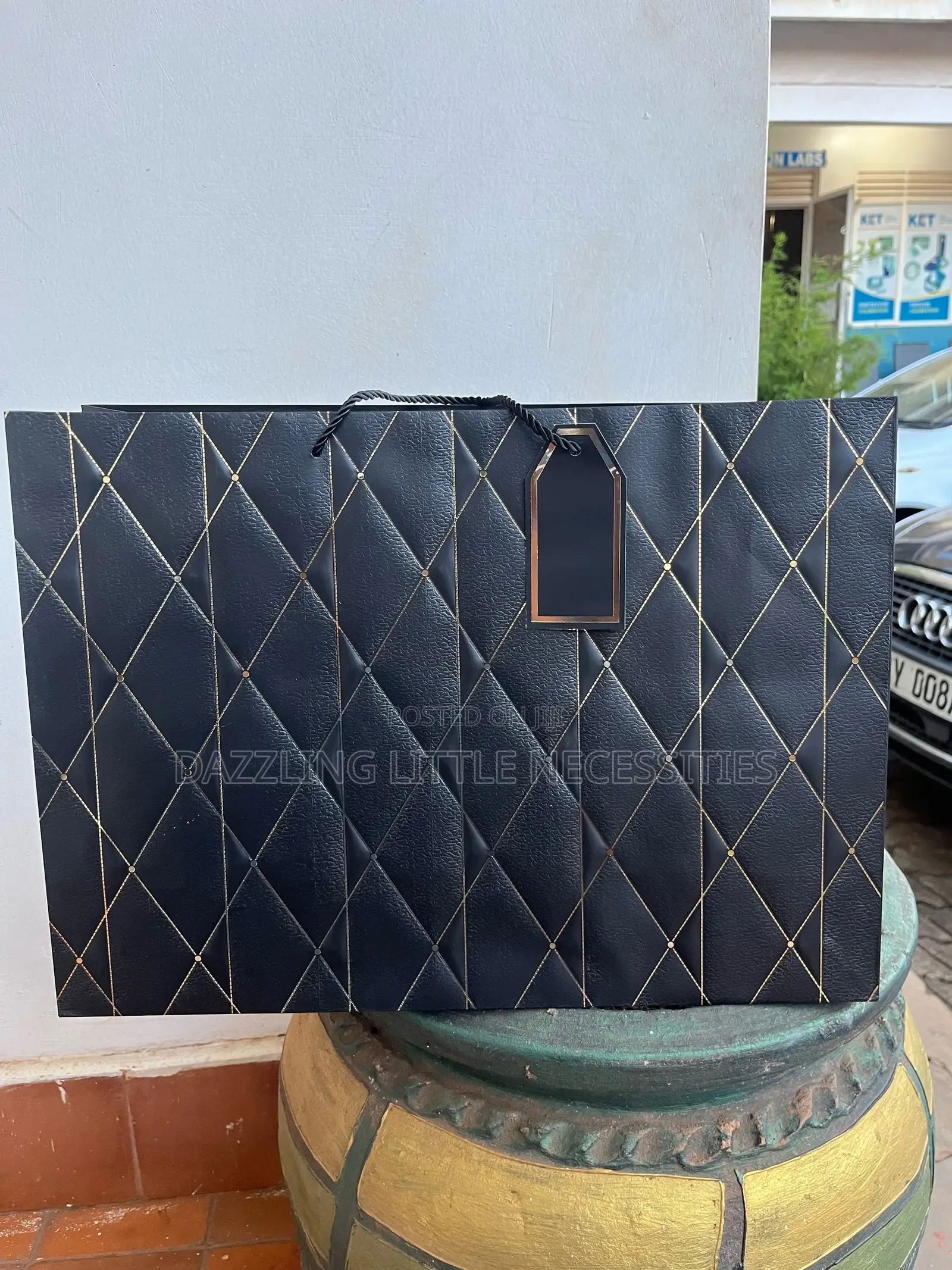 Onyx Gift Bag With Message Tag - Black