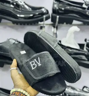 Classic Black Suede Bottega Veneta Flip Flop Push in Sandals