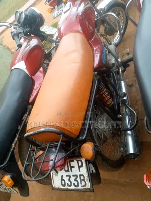 Bajaj Boxer 100 2022 Red