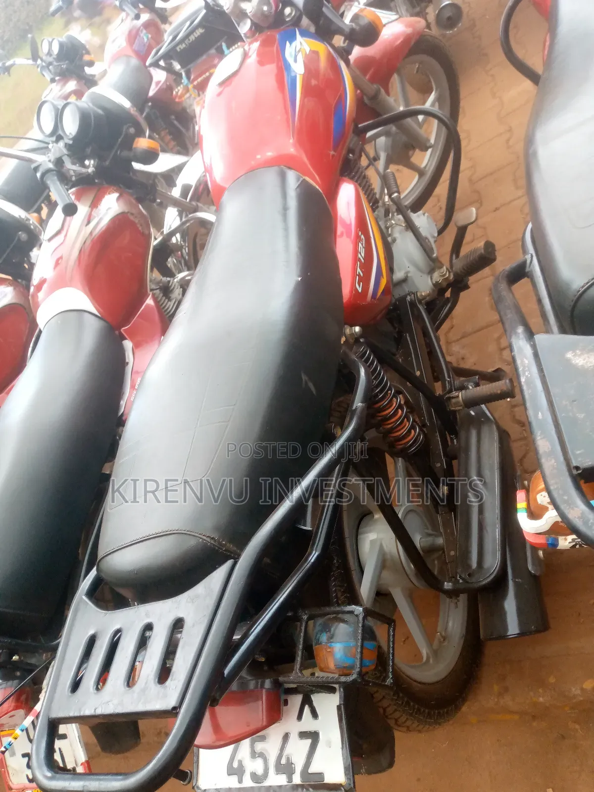 Bajaj Boxer 125 2022 Red