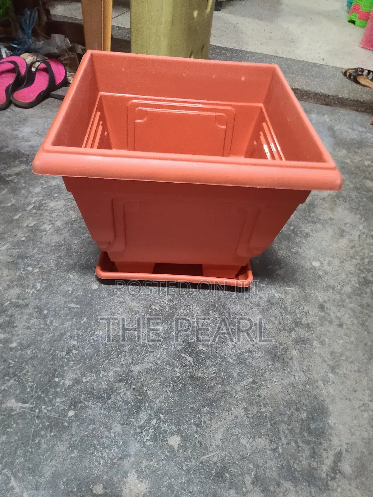 Squared Plastic Flower Pot