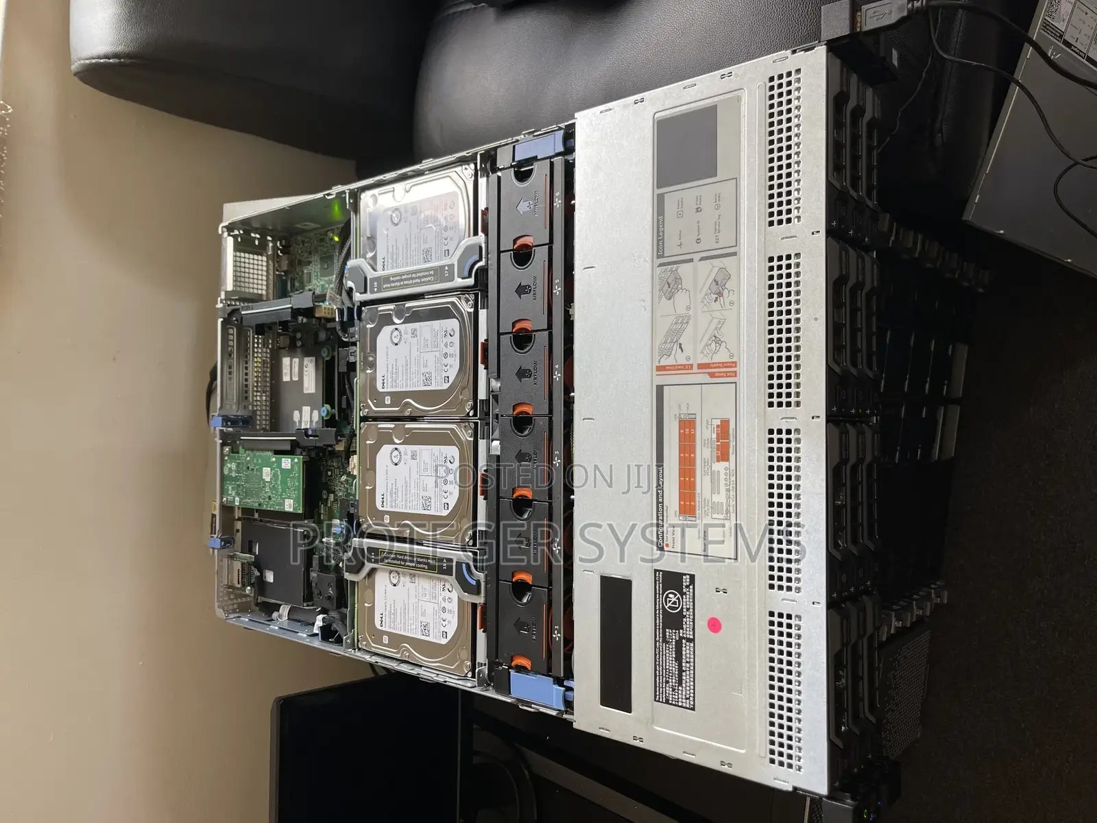 Server Dell PowerEdge R730 32GB Intel Xeon HDD+SSD 3T