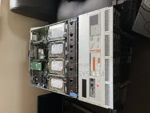 Server Dell PowerEdge R730 32GB Intel Xeon HDD+SSD 3T