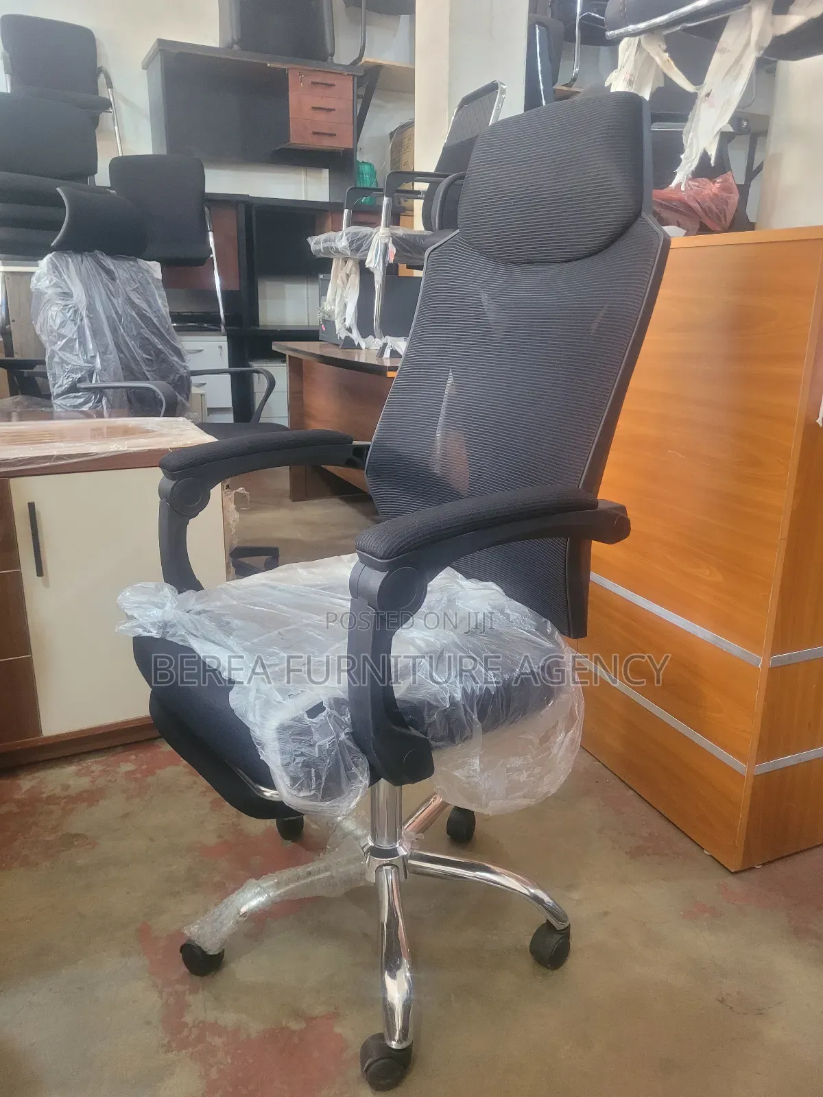 Strong Malaysian Office Chair With Leg Rest