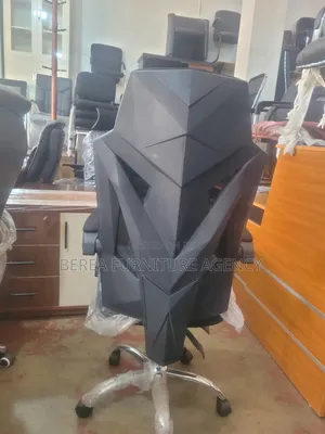 Strong Malaysian Office Chair With Leg Rest
