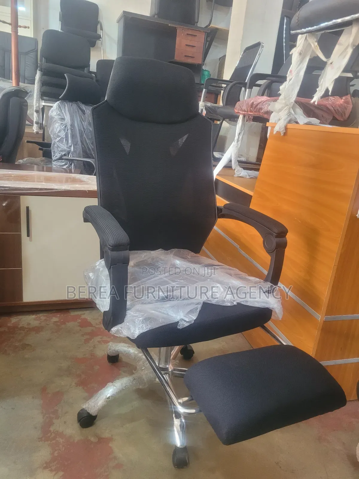 Strong Malaysian Office Chair With Leg Rest