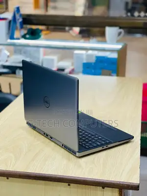 New Laptop Dell Precision 15 7550 32GB Intel Core i5 SSD 512GB