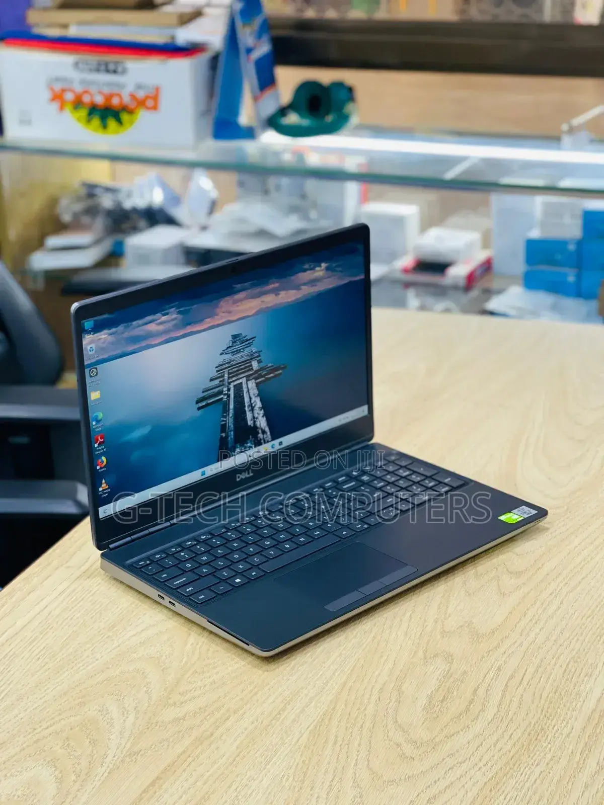 New Laptop Dell Precision 15 7550 32GB Intel Core i5 SSD 512GB