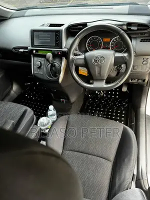 Toyota Wish 2012 White