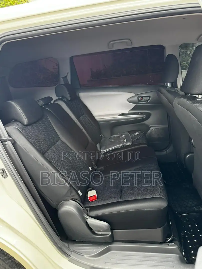 Toyota Wish 2012 White