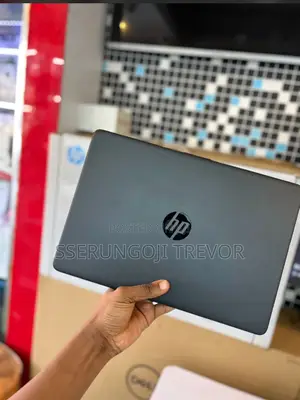 Laptop HP 250 G10 8GB Intel Core I5 HDD 1T