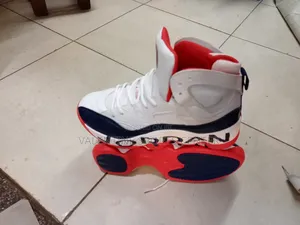 Baskets Shoes White Colour New Design Original Material