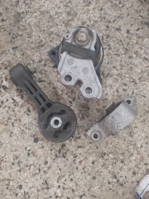 A Set of Engine Mountings for Honda Fit 