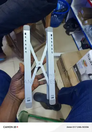 N8 Laptop Stand