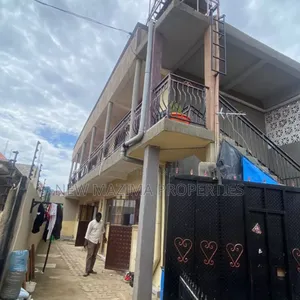 8bdrm Apartment in Kansanga, Central Division for sale