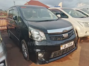 Toyota Noah 2011 Black