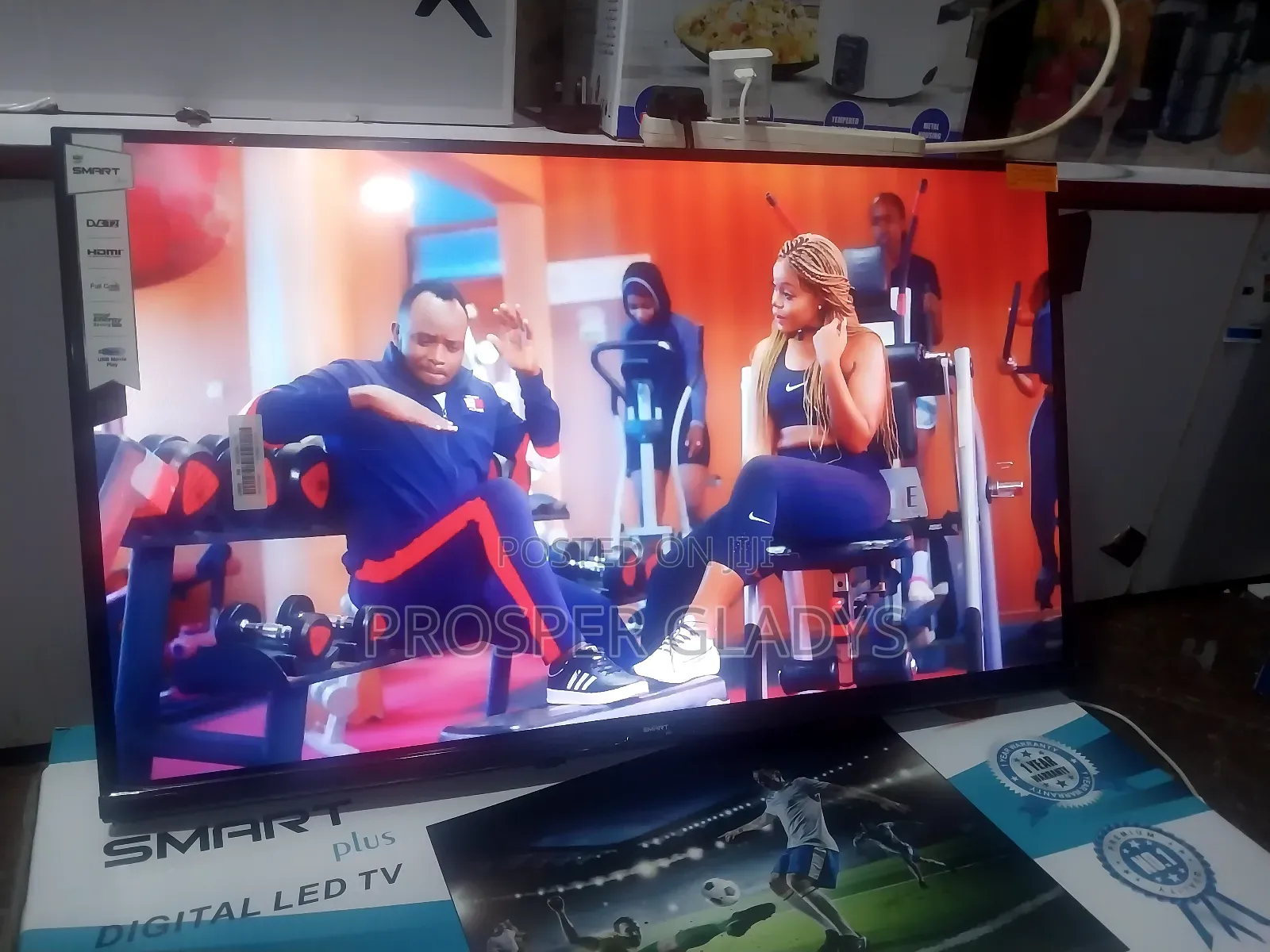 Smart Plus 32 Digital Flat Screen Flameless.