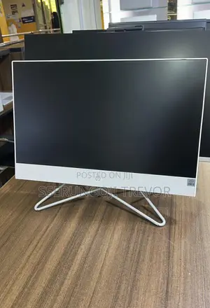 Desktop Computer HP 200 G4 22 All-in-One 8GB Intel Core I5 SSD 1T