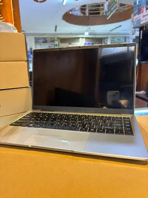 Laptop Apple MacBook Pro 8GB Intel Core I5 HDD+SSD 256GB