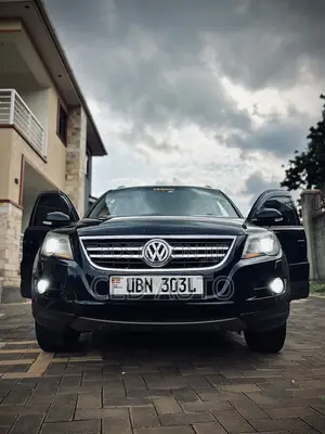 Volkswagen Tiguan 2010 Black