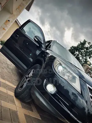 Volkswagen Tiguan 2010 Black