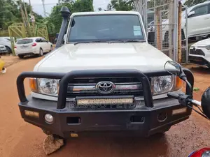 Toyota Land Cruiser Prado 2010 White