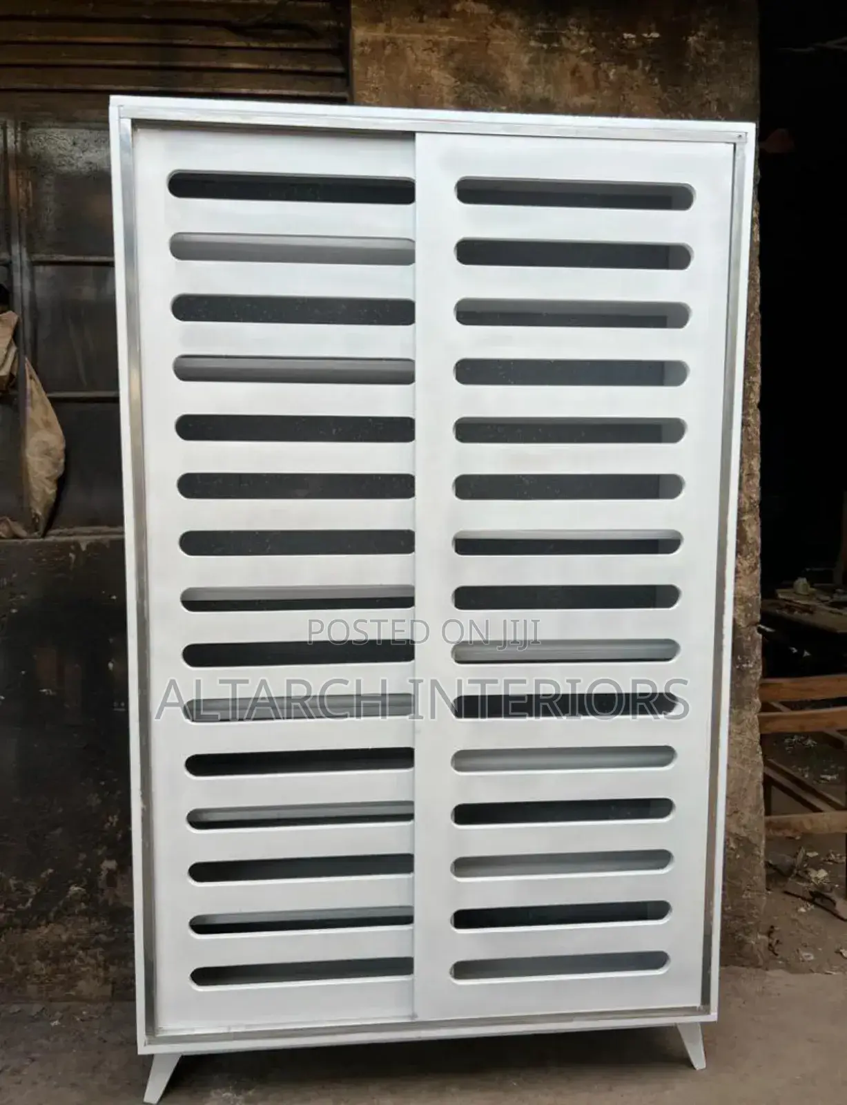White Shoerack