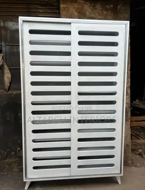 White Shoerack