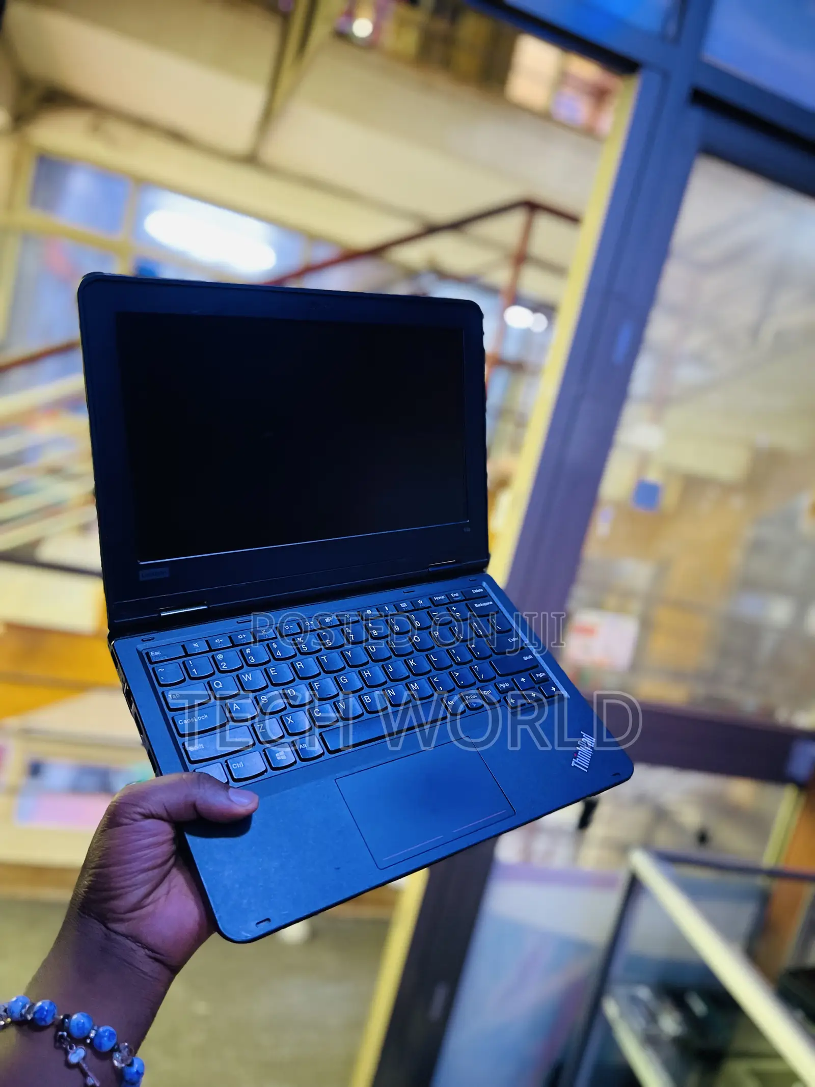 Laptop Lenovo 4GB Intel Celeron SSD 128GB