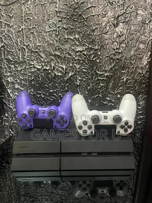 Ps4 Standard Chipped Console 500gb HDD 10 Games 2 Pads