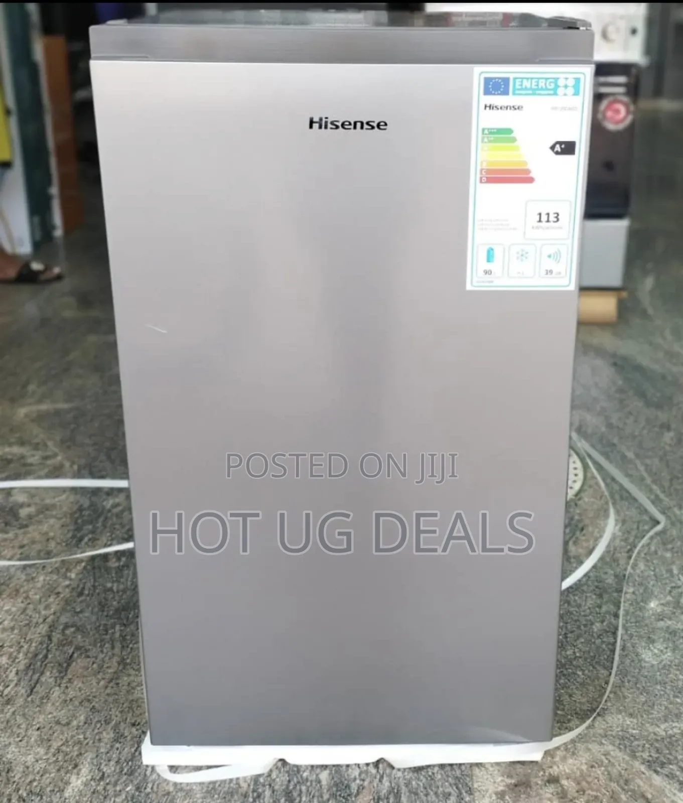 120l Hisense Single Door Medium Fridge.