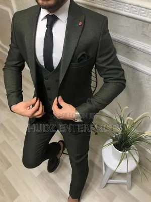 Diplomatic Suit in Green