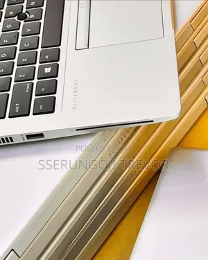 Laptop HP EliteBook 830 G8 16GB Intel Core I5 SSHD+SSD 512GB