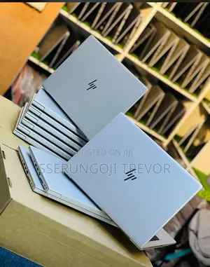Laptop HP EliteBook 830 G8 16GB Intel Core I5 SSHD+SSD 512GB