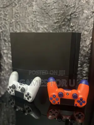 Ps4 Standard Chipped Console 2 Pads Colored *
