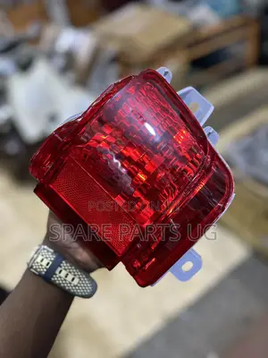 Landcruiser V8 2015 - 2021 Rear Bumper Reflector / Light