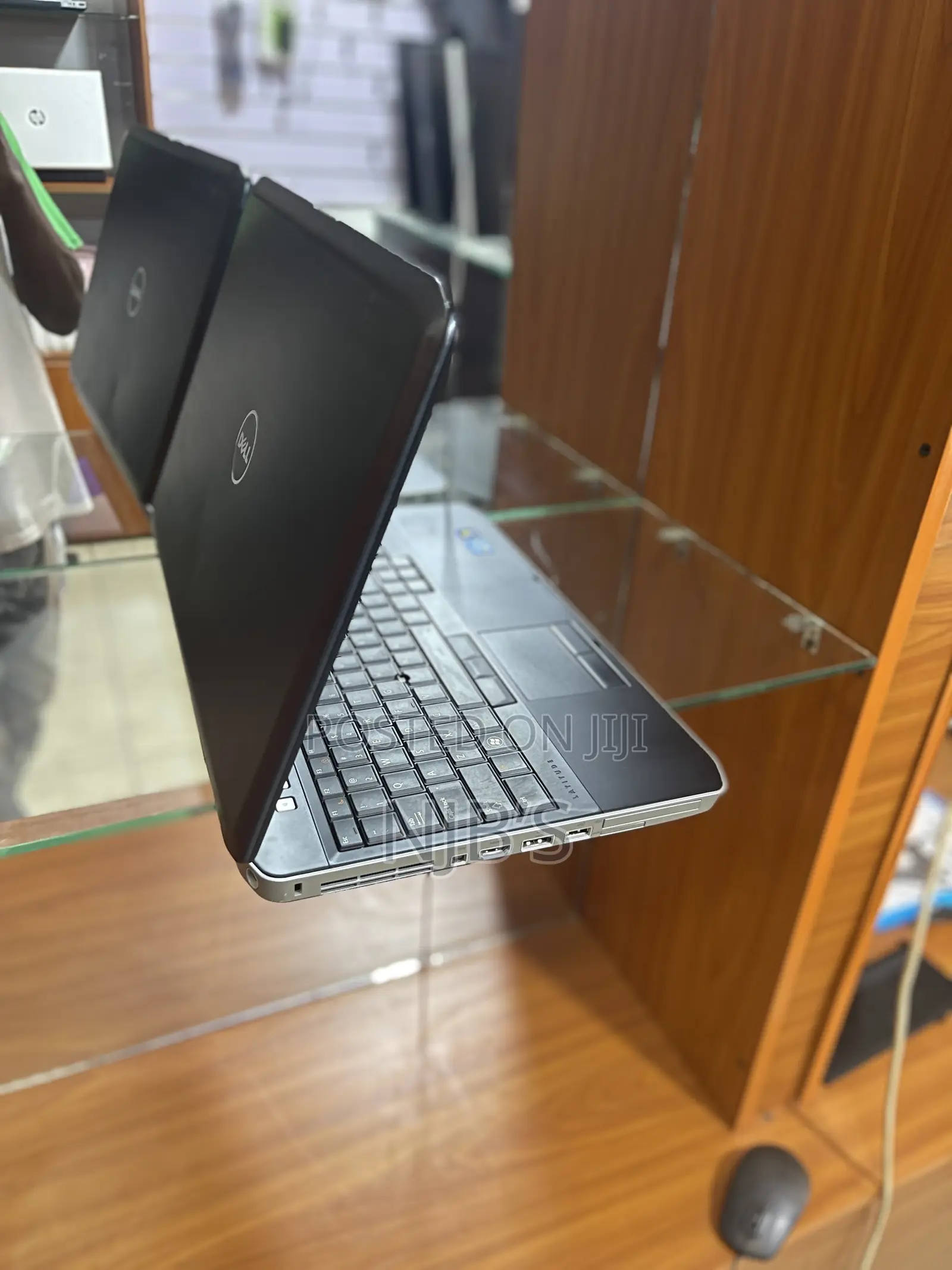 Laptop Dell Latitude E5520 4GB Intel Core i3 HDD 320GB