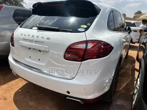 Porsche Cayenne S Hybrid 2012 White