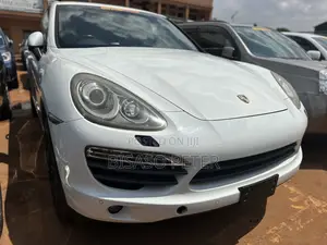 Porsche Cayenne S Hybrid 2012 White